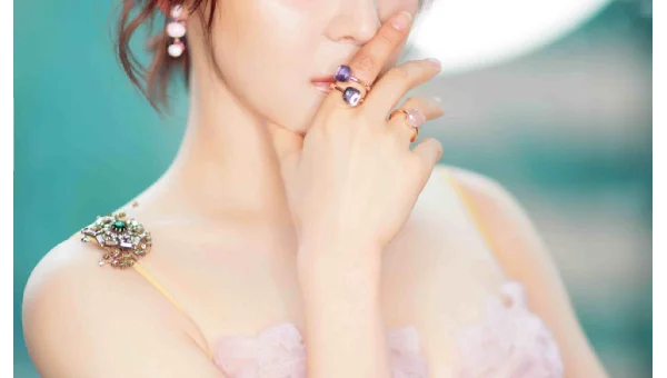 Tabnine 代码生成风格适配：模仿团队资深开发者的命名规范