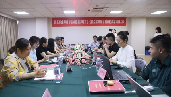 JavaScript 模块化开发中 AMD 和 CMD 规范面试题辨析