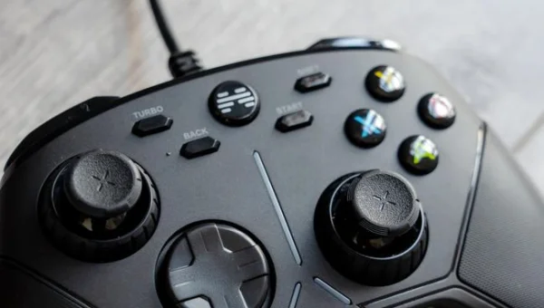 windows7玩lol分辨率怎么调整