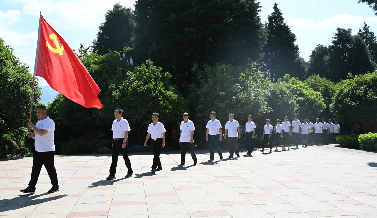 windows10怎么分def盘