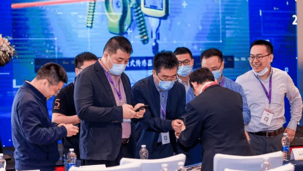 金融行业 DevSecOps：Git 提交签名与 Docker 镜像漏洞扫描