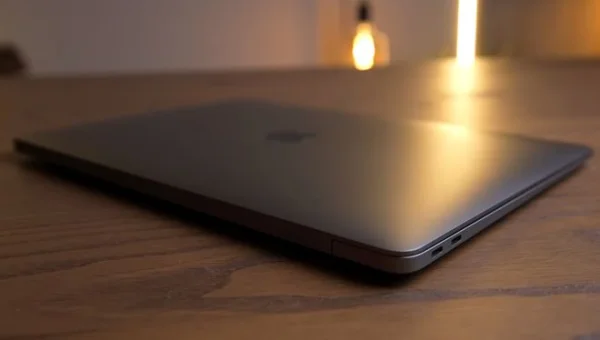 苹果笔记本可以给windows当屏幕吗